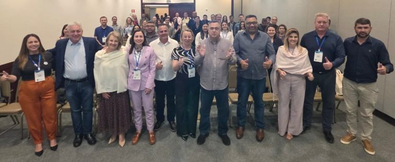 ACISPAR Realiza Reunião Com O Secretário Estadual De Saúde Durante O 37º Congresso Do COSEMS/2025.